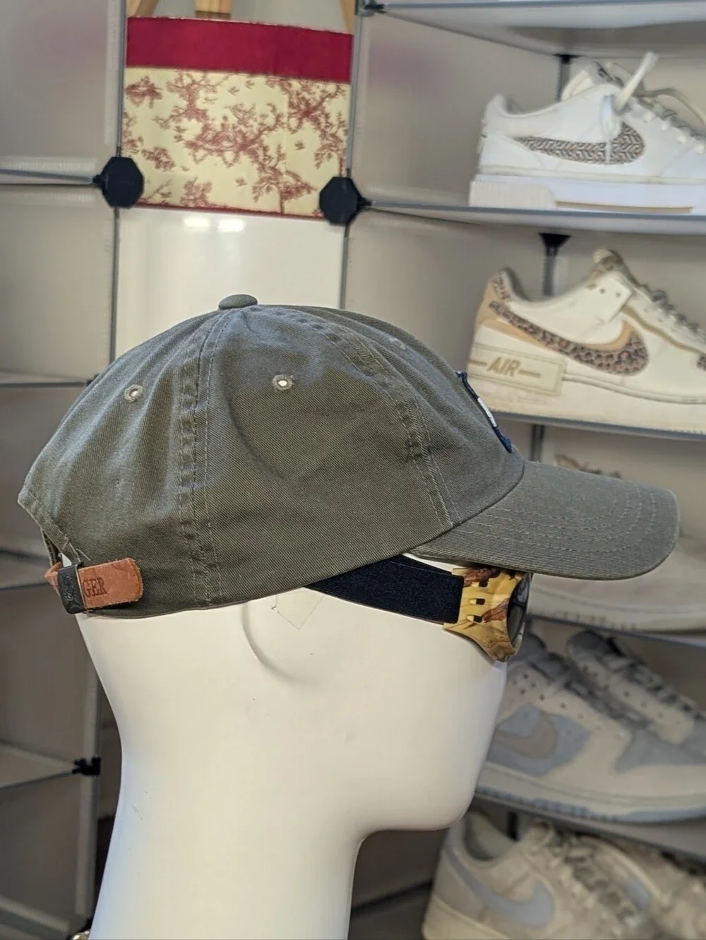 Tommy Hilfiger Vintage Classic Hat (OS)